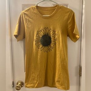 Yellow sunflower t-shirt, size small